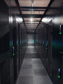 Rackreihe im Datacenter Hallein